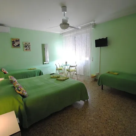 Pisaland 2 Bed & Breakfast *